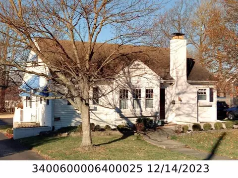 1501 Crestview Dr, Springfield, OH 45504
