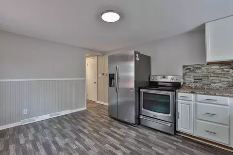 1639 S Burnett Rd, Springfield, OH 45505 photo 9