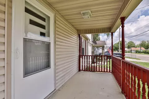 1639 S Burnett Rd, Springfield, OH 45505 photo 2
