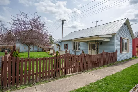 42 Clay St, Cedarville, OH 45314