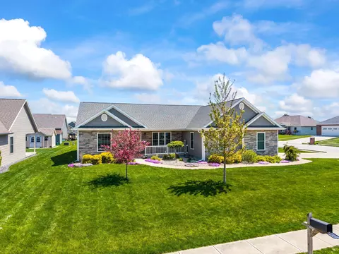 1710 Wildwood Ct, Wapakoneta, OH 45895