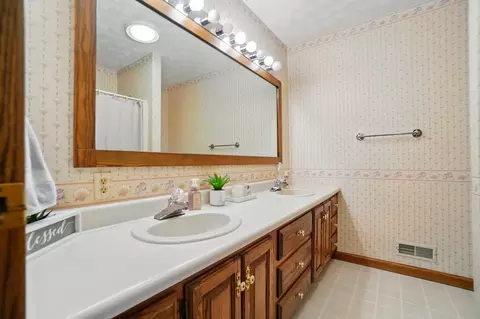 2002 Barnsbury Ct, Celina, OH 45822 photo 43