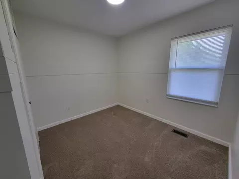Bedroom - 2027 Andover Ave, Springfield, OH 45503 photo 2 of 3