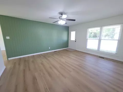 Living - 2027 Andover Ave, Springfield, OH 45503 photo 1 of 2