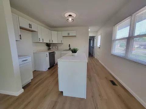 Entry Way - 2027 Andover Ave, Springfield, OH 45503 photo 1 of 1