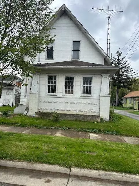 305 Main St, Wapakoneta, OH 45895