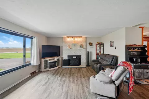 Living - 5370 Penny Pike, Springfield, OH 45502 photo 1 of 3