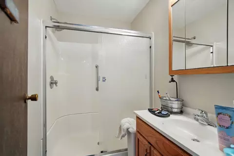 Bath - 5370 Penny Pike, Springfield, OH 45502 photo 1 of 2