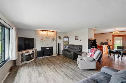 Living - 5370 Penny Pike, Springfield, OH 45502 photo 3 of 3