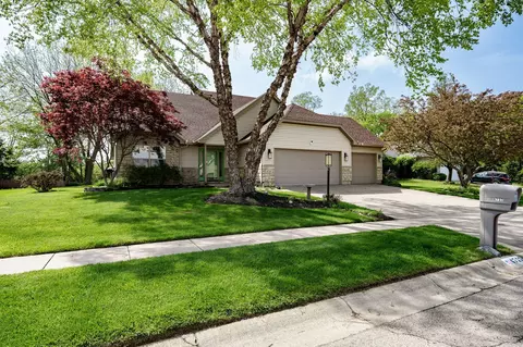 6757 Evergreen Woods Dr, Dayton, OH 45424