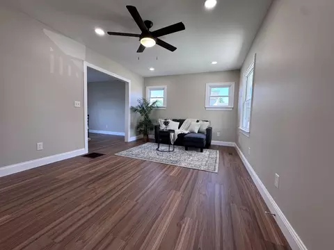 Living - 315 N Jackson St, Springfield, OH 45504 photo 1 of 4