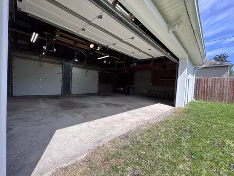 Exterior - 315 N Jackson St, Springfield, OH 45504 photo 5 of 6