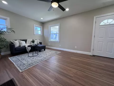 Living - 315 N Jackson St, Springfield, OH 45504 photo 2 of 4