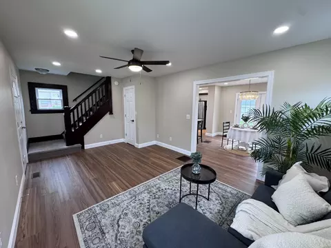 Living - 315 N Jackson St, Springfield, OH 45504 photo 3 of 4