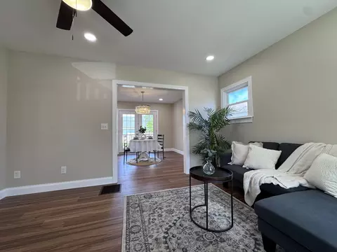 Living - 315 N Jackson St, Springfield, OH 45504 photo 4 of 4