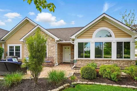 2696 Prestwick Village Cir, Springfield, OH 45503