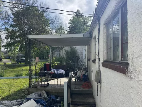 Exterior - 914 Mitchell Blvd, Springfield, OH 45503 photo 5 of 6