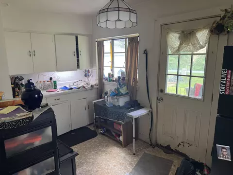 Kitchen - 914 Mitchell Blvd, Springfield, OH 45503 photo 1 of 1