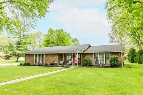 204 Sunnybrook Trl, Enon, OH 45323