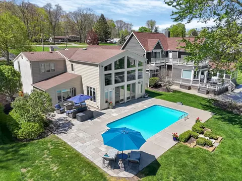 1395 Chickasaw Dr, London, OH 43140