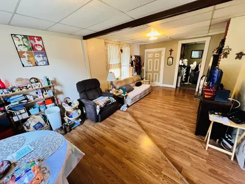 Living - 518 W North St, Sidney, OH 45365 photo 1 of 2