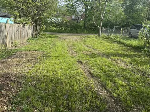 Exterior - 1572 Mound St, Springfield, OH 45505 photo 3 of 5