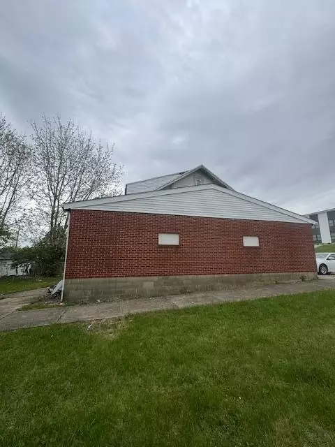 2256 Hillside Ave, Springfield, OH 45503 photo 3