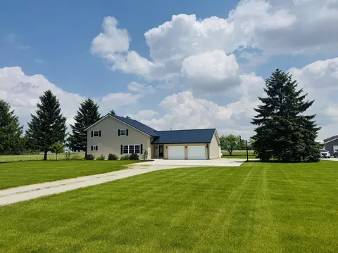 8080 Celina Mendon Rd, Celina, OH 45822