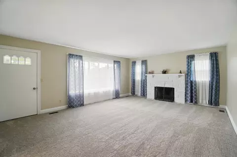 360 N Bird Rd, Springfield, OH 45503 photo 4