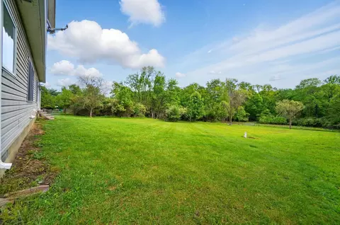 Exterior - 2619 Fox Hollow Rd, Springfield, OH 45502 photo 10 of 16