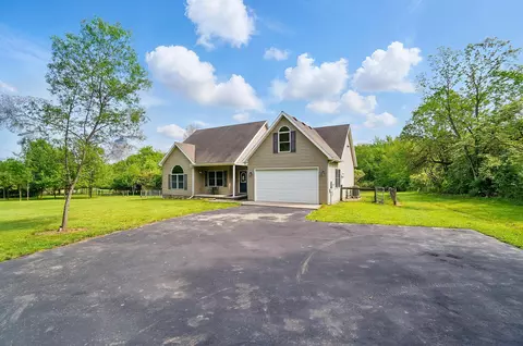 Exterior - 2619 Fox Hollow Rd, Springfield, OH 45502 photo 2 of 16
