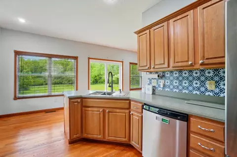 Kitchen - 2619 Fox Hollow Rd, Springfield, OH 45502 photo 5 of 7