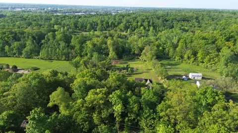 View/Area - 2619 Fox Hollow Rd, Springfield, OH 45502 photo 2 of 11