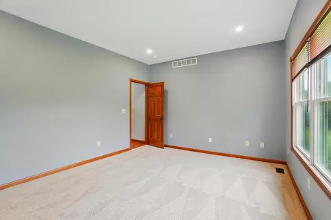 Bedroom - 2619 Fox Hollow Rd, Springfield, OH 45502 photo 2 of 7