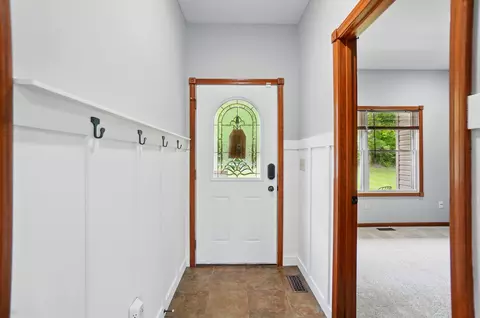 Entry Way - 2619 Fox Hollow Rd, Springfield, OH 45502 photo 1 of 3