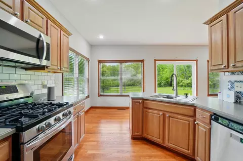 Kitchen - 2619 Fox Hollow Rd, Springfield, OH 45502 photo 6 of 7