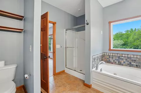 Bath - 2619 Fox Hollow Rd, Springfield, OH 45502 photo 4 of 5