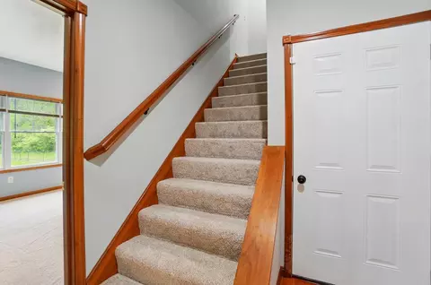 Entry Way - 2619 Fox Hollow Rd, Springfield, OH 45502 photo 3 of 3