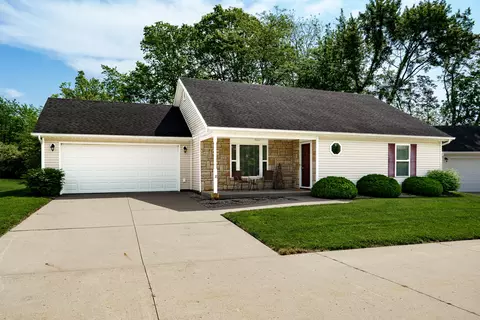 600 Fenview Dr, New Carlisle, OH 45344