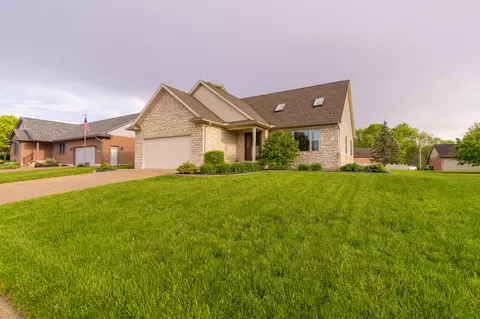 717 Marva Ln, Sidney, OH 45365