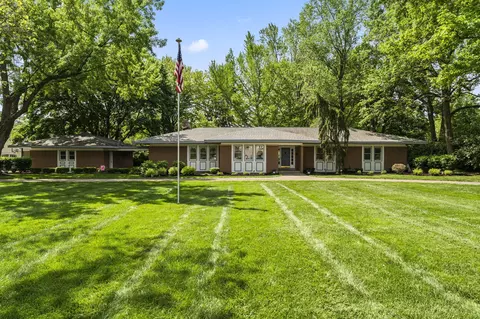 1040 Hillcrest Dr, Troy, OH 45373