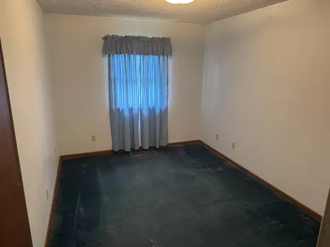 Bedroom - 1991 Willow Rd, Springfield, OH 45502 photo 2 of 4