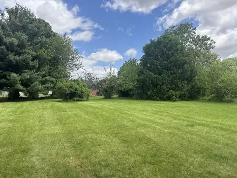 Exterior - 1991 Willow Rd, Springfield, OH 45502 photo 7 of 8