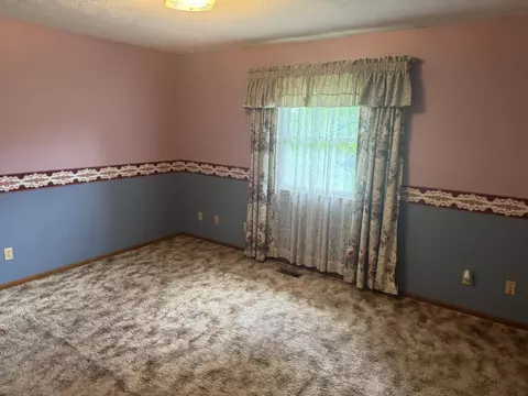 Bedroom - 1991 Willow Rd, Springfield, OH 45502 photo 4 of 4