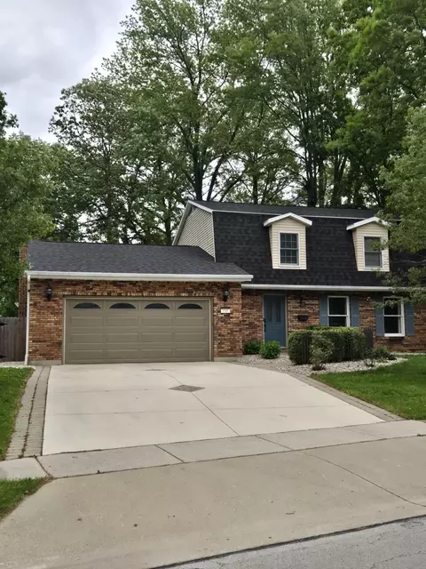 710 Royal Oak Dr, Saint Marys, OH 45885