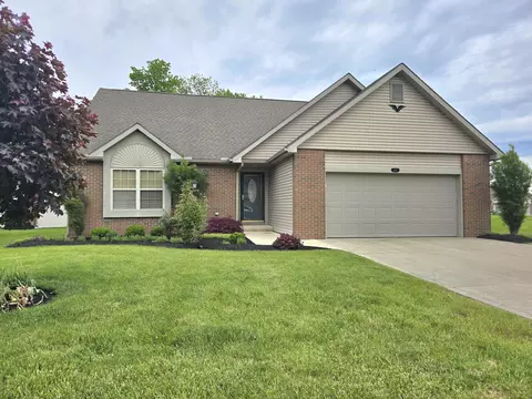 484 Woodside Pl, Bellefontaine, OH 43311