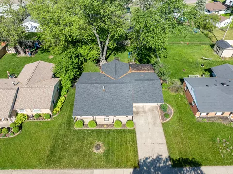 View/Area - 730 Maplecrest Dr, Troy, OH 45373 photo 1 of 10