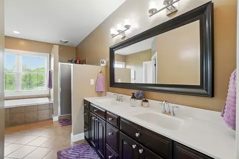 Bath - 4114 Brookston Dr, Springfield, OH 45502 photo 3 of 10