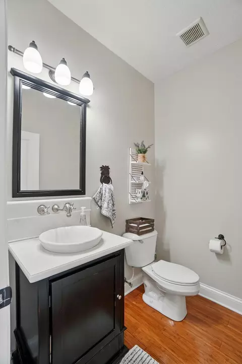 Bath - 4114 Brookston Dr, Springfield, OH 45502 photo 2 of 10