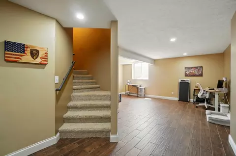 Entry Way - 4114 Brookston Dr, Springfield, OH 45502 photo 5 of 6